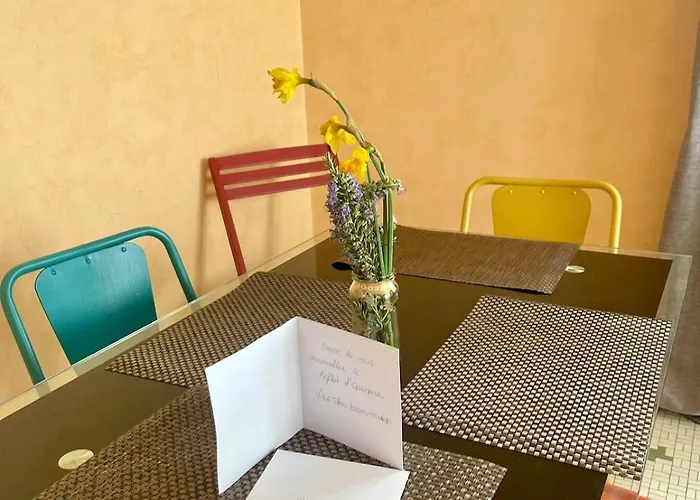 Reflet D'epoque بيت للعطل Briatexte