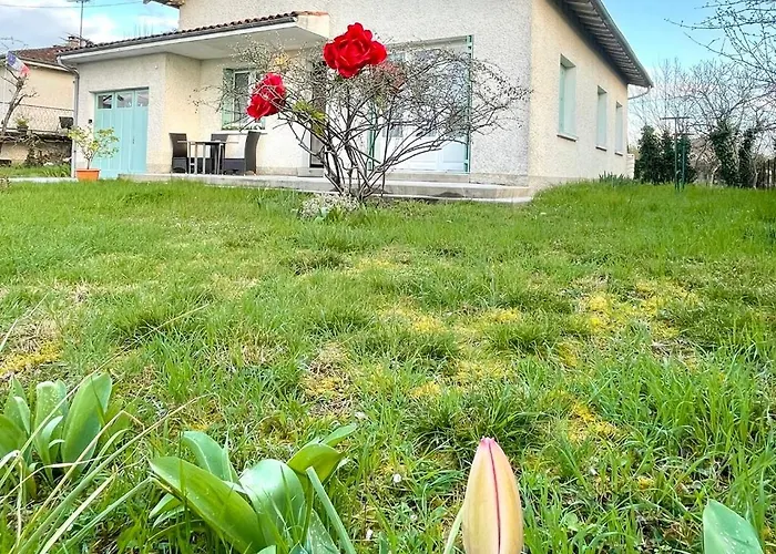 Reflet D'epoque بيت للعطل Briatexte